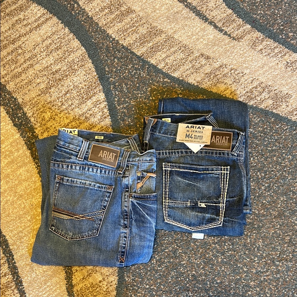 Ariat Men's Relaxed Fit Jeans - Dark Blue & light blue 2 pair